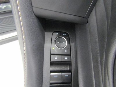 صورة 37 لـ 2025 Toyota ALPHARD