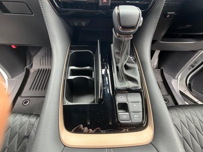 2025 Toyota ALPHARD — миниатюра 25