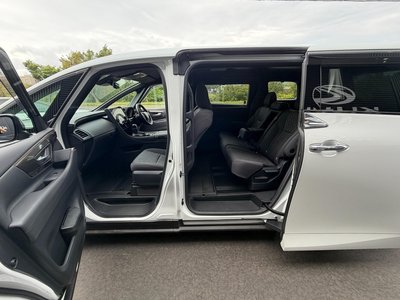 2025 Toyota ALPHARD — миниатюра 12