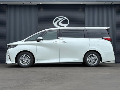 2025 Toyota ALPHARD — миниатюра 8