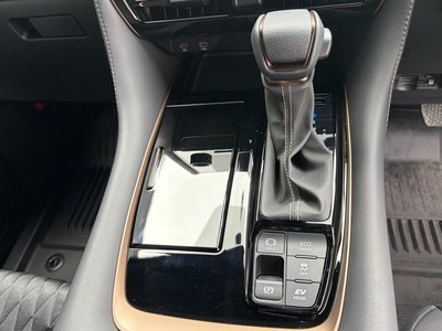 2025 Toyota ALPHARD — миниатюра 24