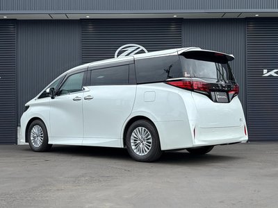 2025 Toyota ALPHARD — миниатюра 7