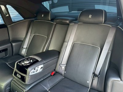 صورة 54 لـ 2013 ROLLS-ROYCE GHOST