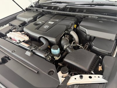 صورة 40 لـ 2026 Toyota LAND CRUISER 300