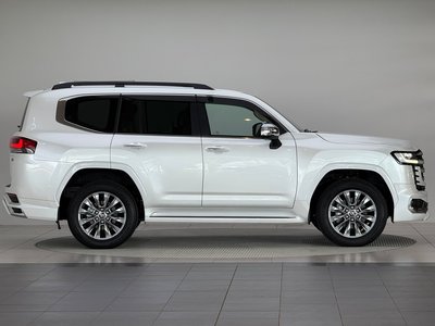 صورة 7 لـ 2026 Toyota LAND CRUISER 300