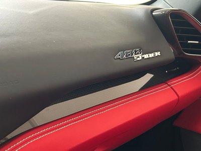 صورة مصغرة 27 لـ 2018 Ferrari 488 SPIDER