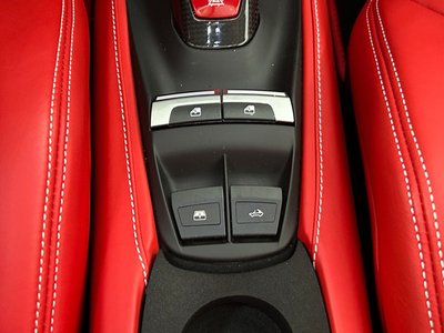 صورة مصغرة 24 لـ 2018 Ferrari 488 SPIDER