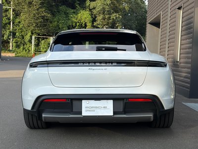 2025 Porsche TAYCAN photo 5