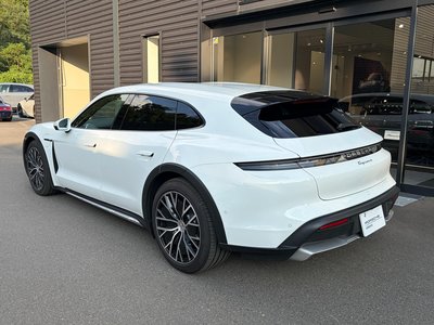 2025 Porsche TAYCAN photo 4