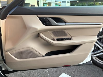 2025 Porsche TAYCAN thumbnail 22