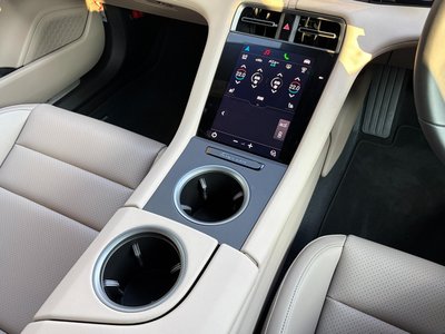 2025 Porsche TAYCAN thumbnail 19