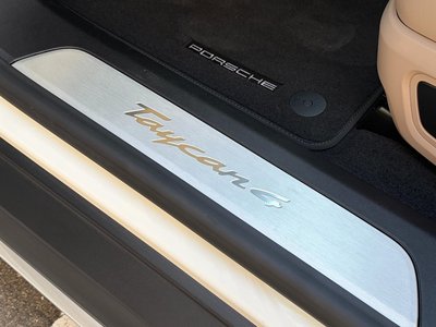 2025 Porsche TAYCAN thumbnail 30