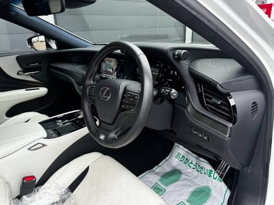2018 Lexus LS photo 30