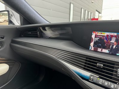 2018 Lexus LS photo 48