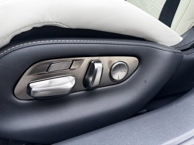 2018 Lexus LS photo 74