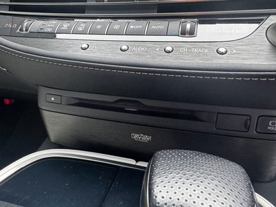 2018 Lexus LS photo 44