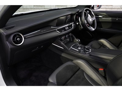 2019 ALFA Romeo STELVIO — фото 12
