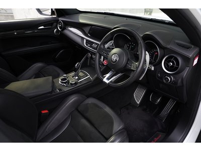 2019 ALFA Romeo STELVIO — фото 11
