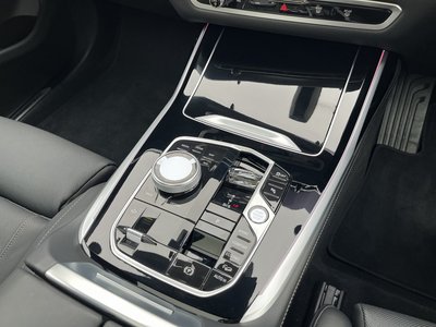 2023 BMW X7 thumbnail 51