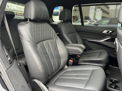 2023 BMW X7 photo 4