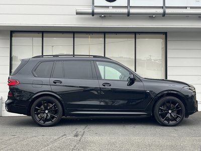 2023 BMW X7 photo 9