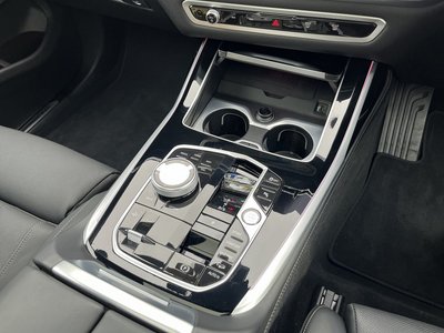 2023 BMW X7 thumbnail 52
