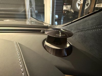 صورة 31 لـ 2010 Aston Martin RAPIDE