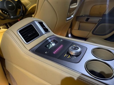 صورة 17 لـ 2010 Aston Martin RAPIDE