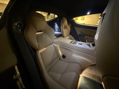 صورة 21 لـ 2010 Aston Martin RAPIDE