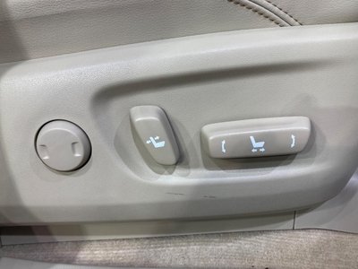 صورة 41 لـ 2023 Toyota LAND CRUISER PRADO