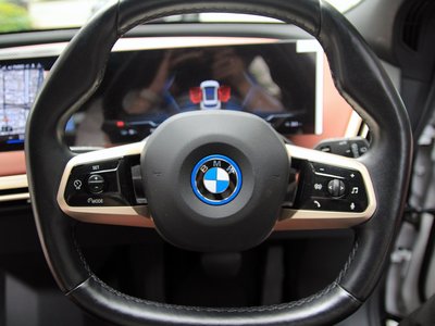 صورة 36 لـ 2023 BMW IX