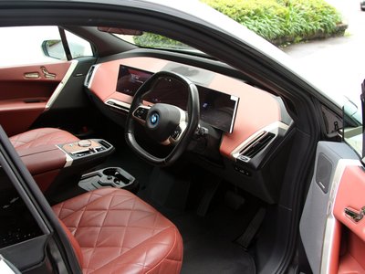 صورة 34 لـ 2023 BMW IX