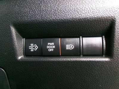 صورة 20 لـ 2023 Toyota GRAND ACE