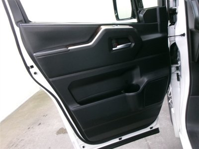 صورة 12 لـ 2023 Toyota GRAND ACE