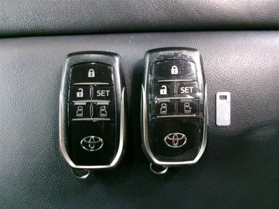 صورة 32 لـ 2023 Toyota GRAND ACE