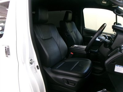 صورة 6 لـ 2023 Toyota GRAND ACE