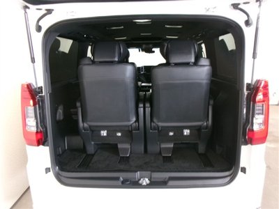 صورة 29 لـ 2023 Toyota GRAND ACE