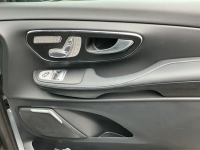 2025 Mercedes-BENZ V-CLASS photo 5