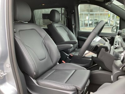 2025 Mercedes-BENZ V-CLASS photo 7