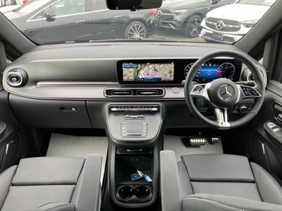 2025 Mercedes-BENZ V-CLASS photo 6