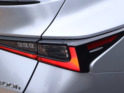 2023 Lexus IS thumbnail 76