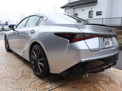 2023 Lexus IS photo 5