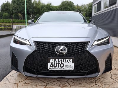 2023 Lexus IS photo 2