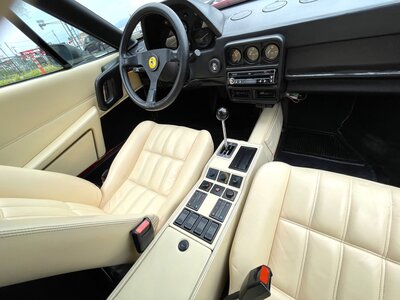 صورة 27 لـ 1986 Ferrari 328 GTB