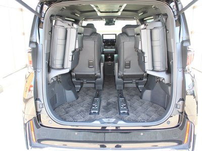 صورة 31 لـ 2023 Toyota VELLFIRE