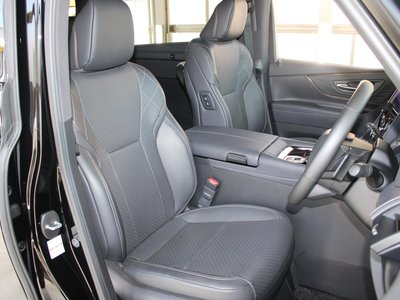 صورة 7 لـ 2023 Toyota VELLFIRE