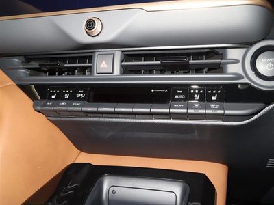 2025 Toyota CROWN ESTATE 照片 18
