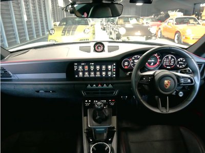 صورة 15 لـ 2022 Porsche 911