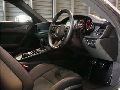 صورة 10 لـ 2022 Porsche 911
