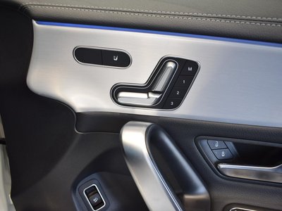 2025 Mercedes-BENZ CLA photo 11